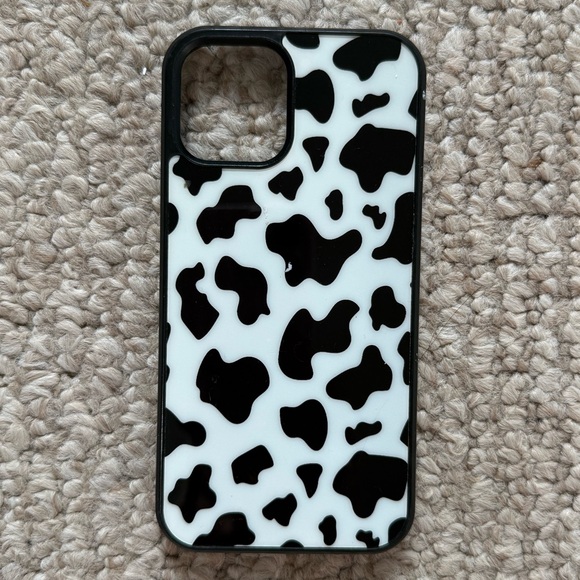 Bundle of Animal Print IPhone 12 Cases - Picture 2 of 5